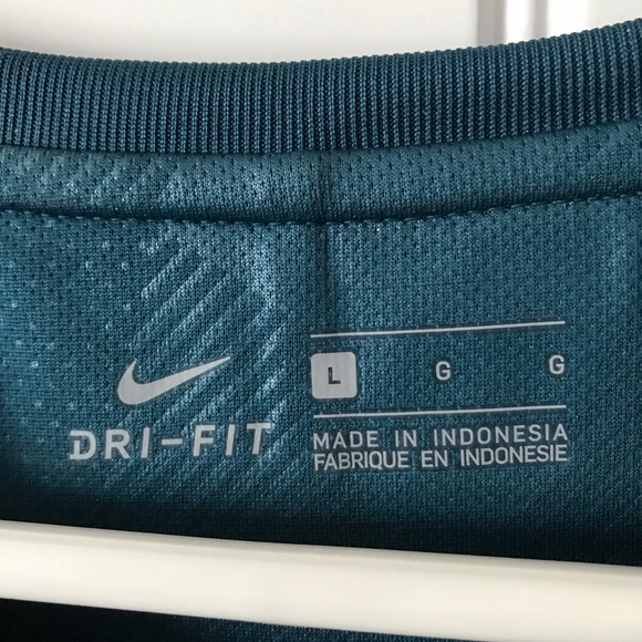 2019 Atletico de Madrid official Nike jersey - Picture 3 of 6